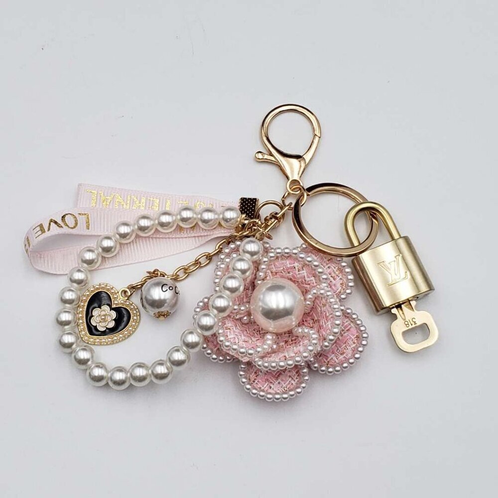 LV Gold Padlock & Key 🔒 Authentic Louis Vuitton Bag Unbranded Flower Charm